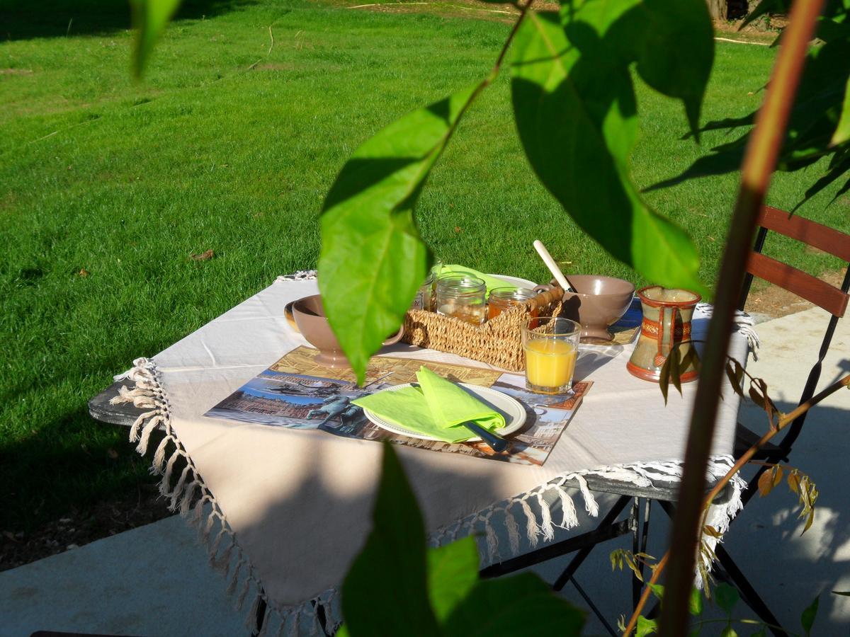 Bed and Breakfast Maison Prairie Bonheur Magny-les-Hameaux Zewnętrze zdjęcie